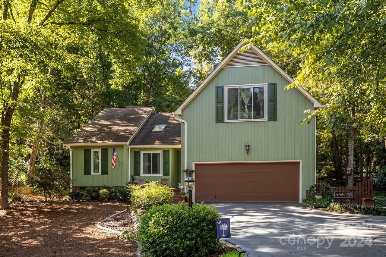 10 Tanglewood Road - Photo 1