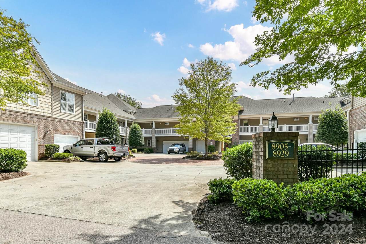 8919 Rosalyn Glen Road - Photo 1