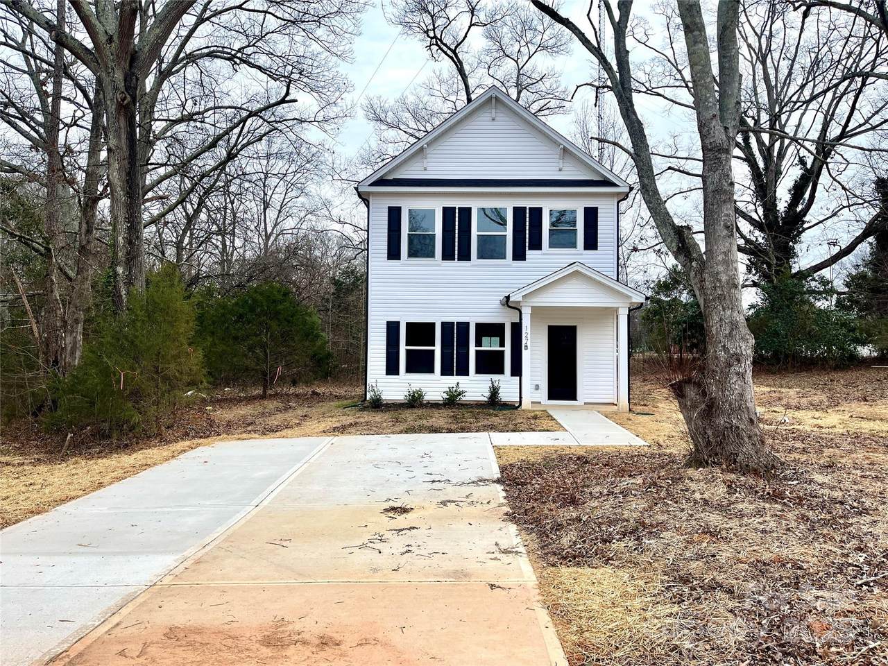 127 Sharon Road - Photo 1