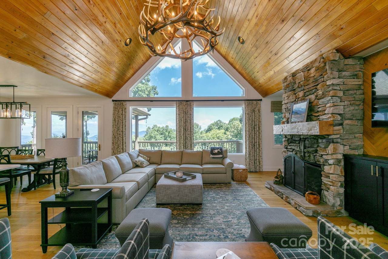 410 Springhouse Drive - Photo 1