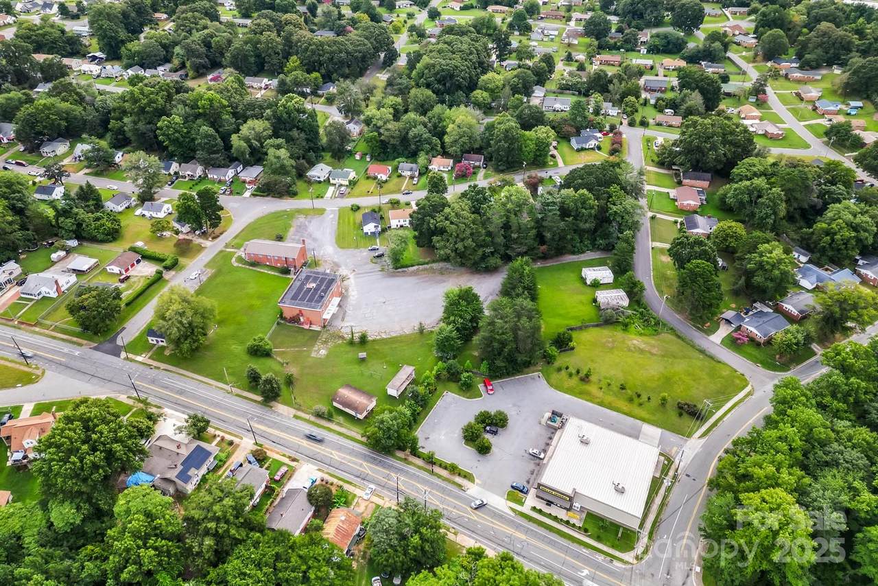 2925 Main Street - Photo 1