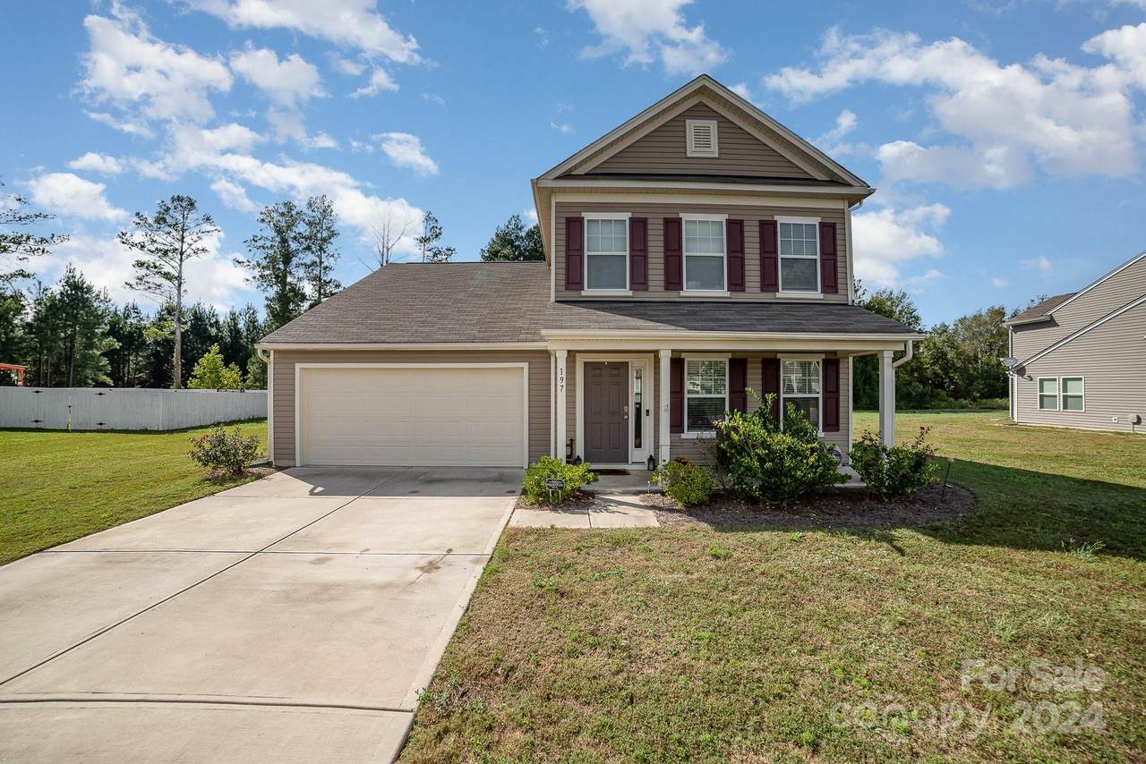 197 Amberly Circle - Photo 1