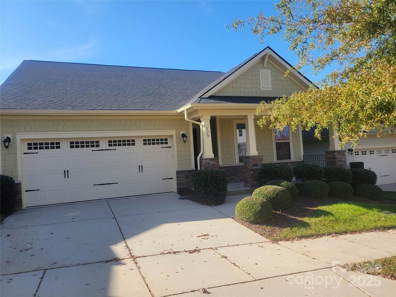 129 Johnson Manor Street - Photo 1