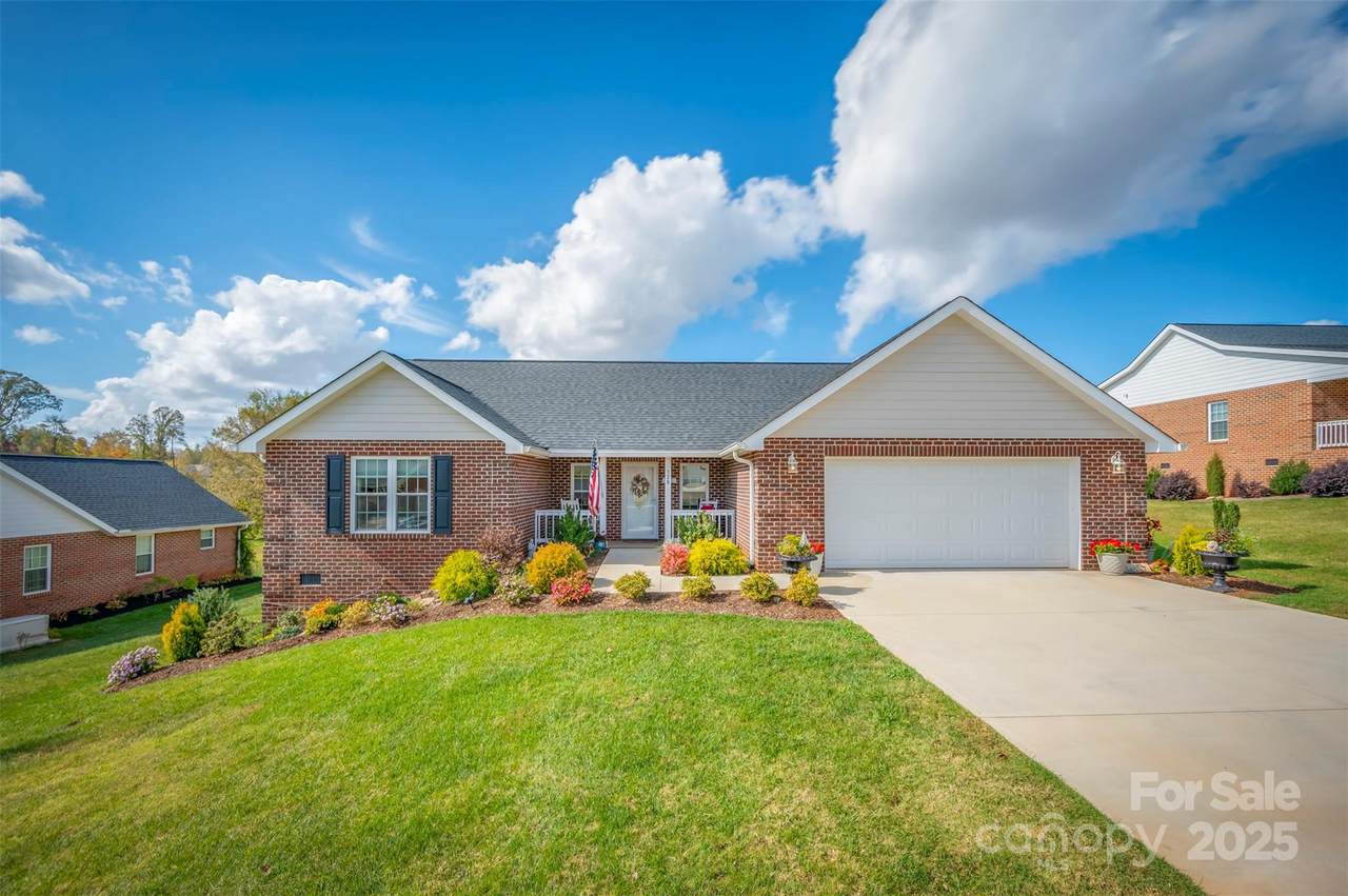 128 Augusta Drive - Photo 1