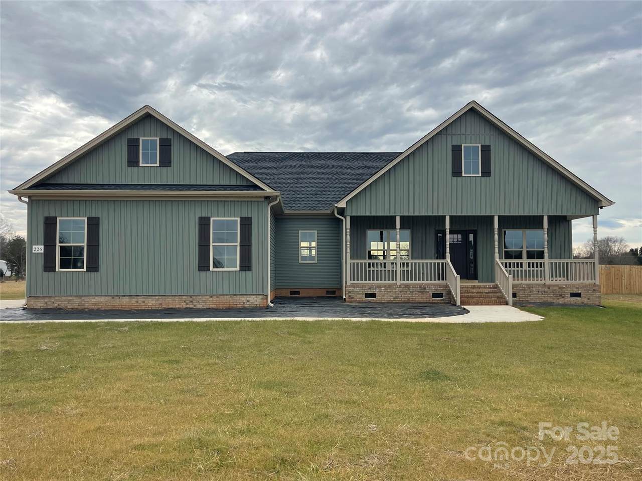 226 Beths Court - Photo 1