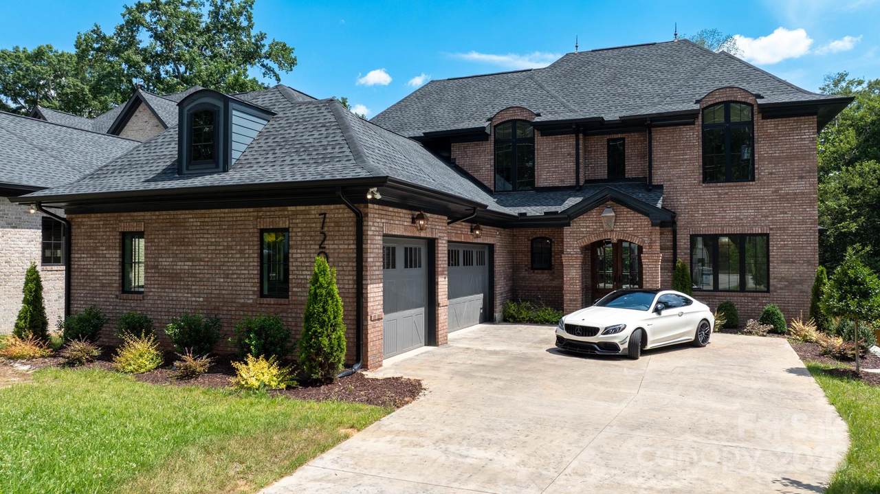 720 Ideal Way - Photo 1