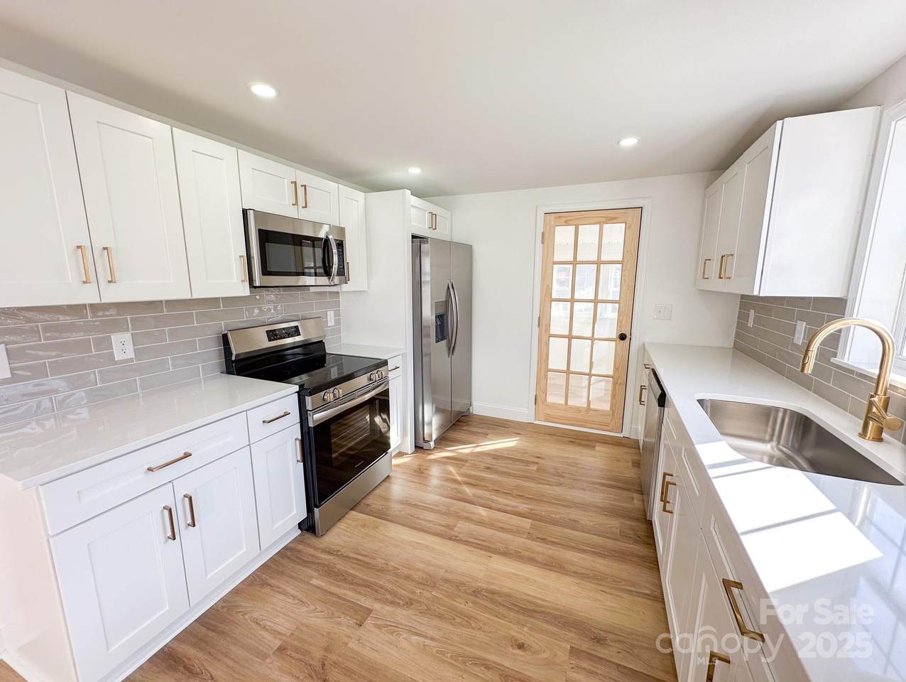 1003 4th Avenue - Photo 1