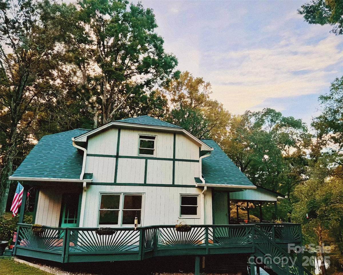 108 Three Oaks Lane - Photo 1