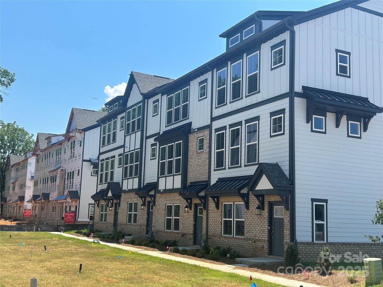707 Hoke Lane - Photo 1