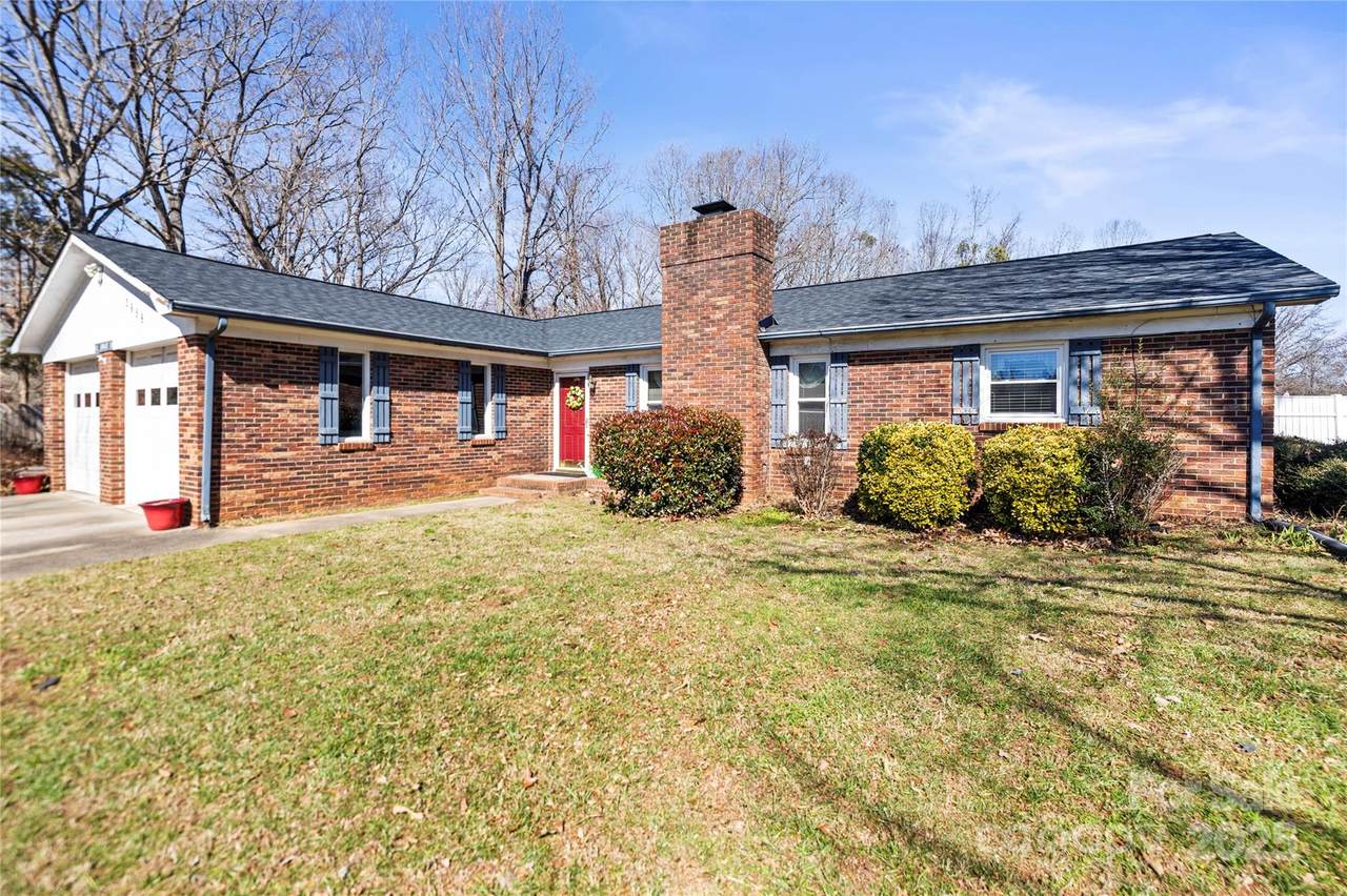 2659 Surrey Drive - Photo 1