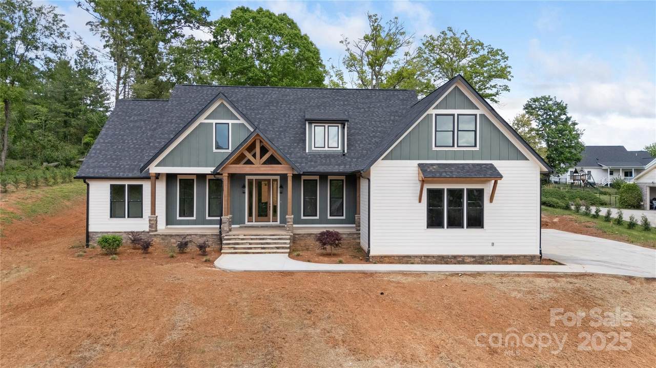 135 Westview Drive - Photo 1