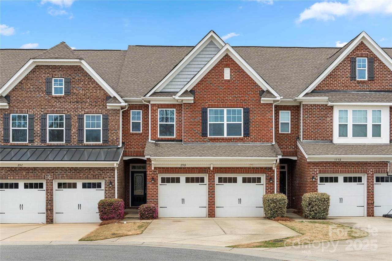 113 Burlingame Court - Photo 1