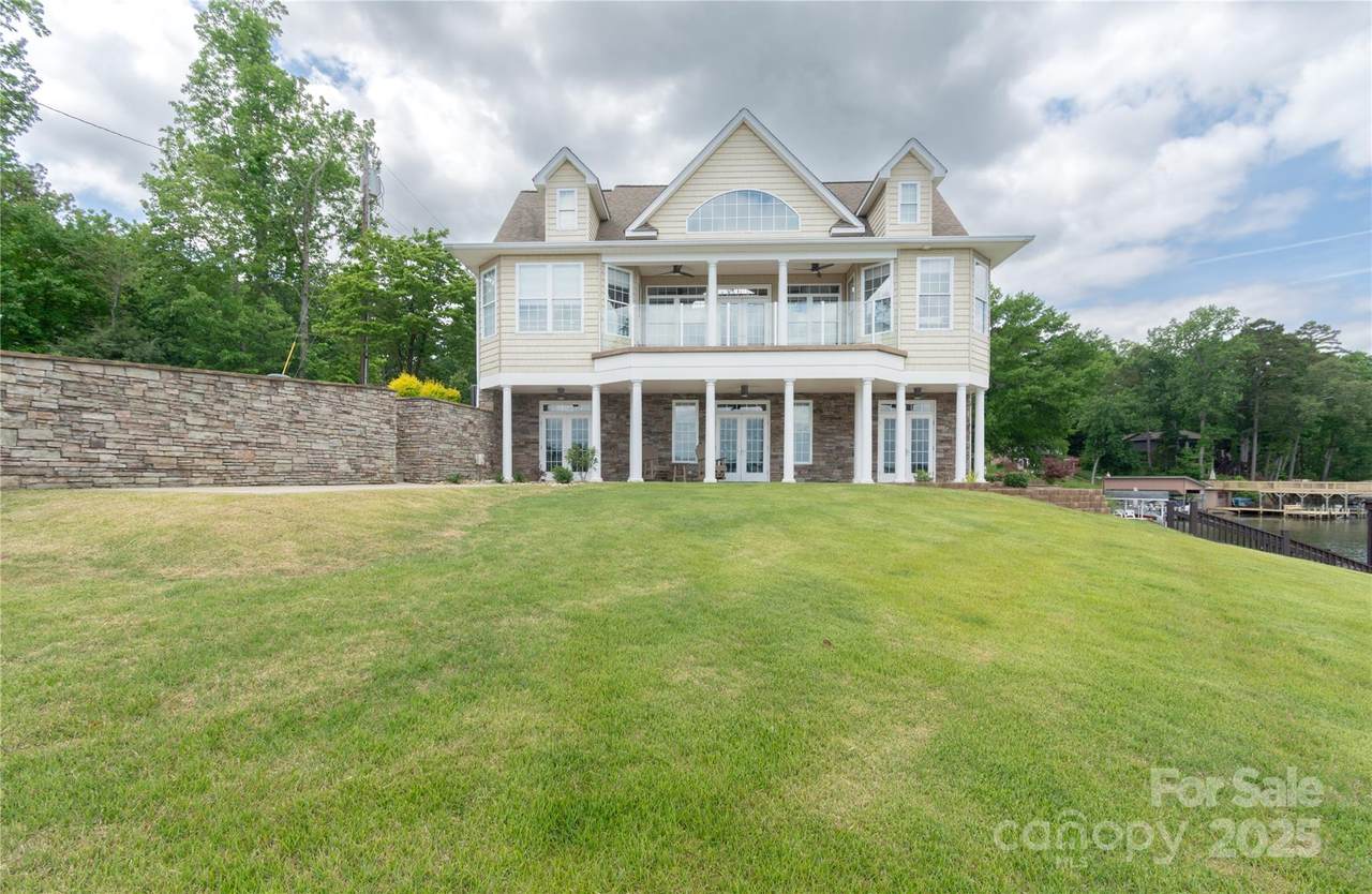 627 Birdie Lane - Photo 1