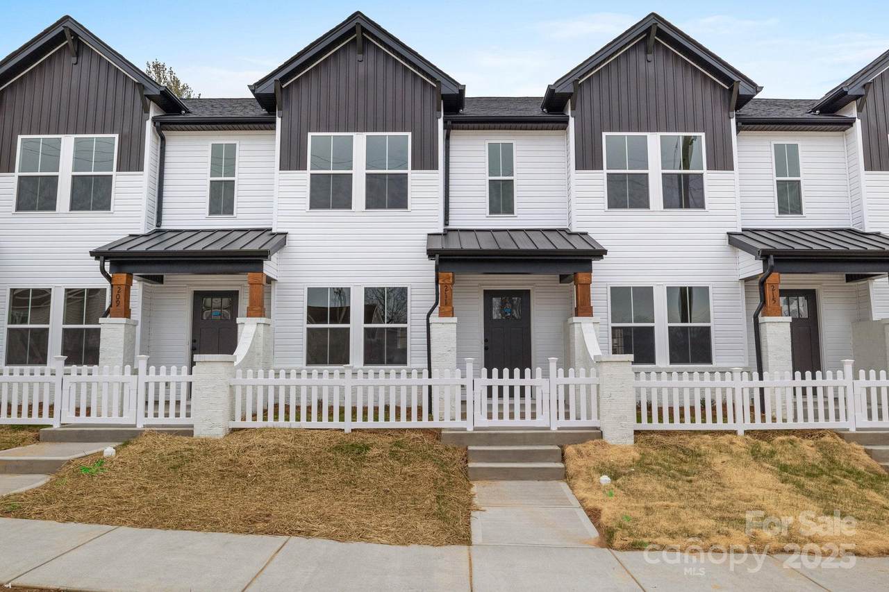 211 Rice Street - Photo 1
