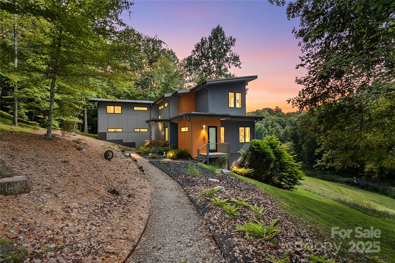 404 Amanda Drive - Photo 1