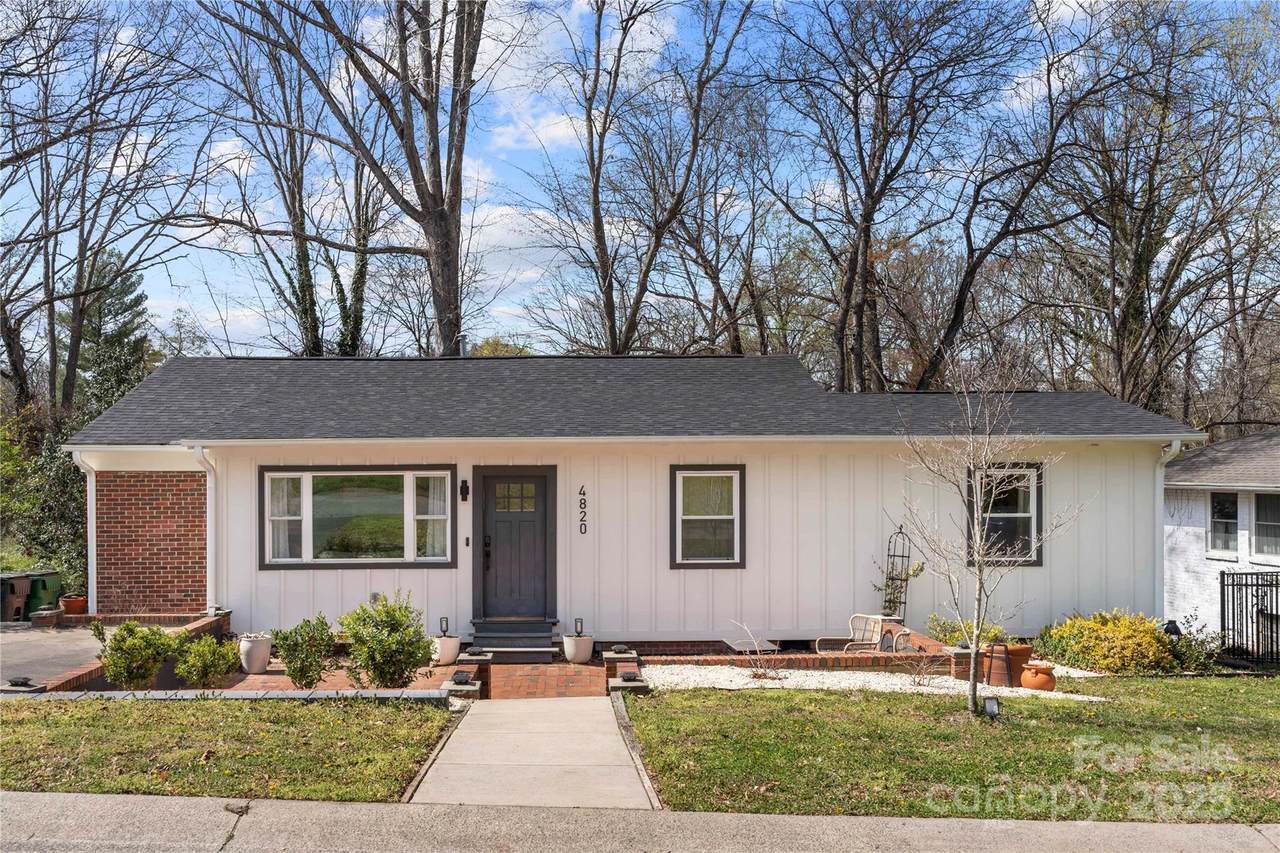 4820 Valley Stream Road - Photo 1