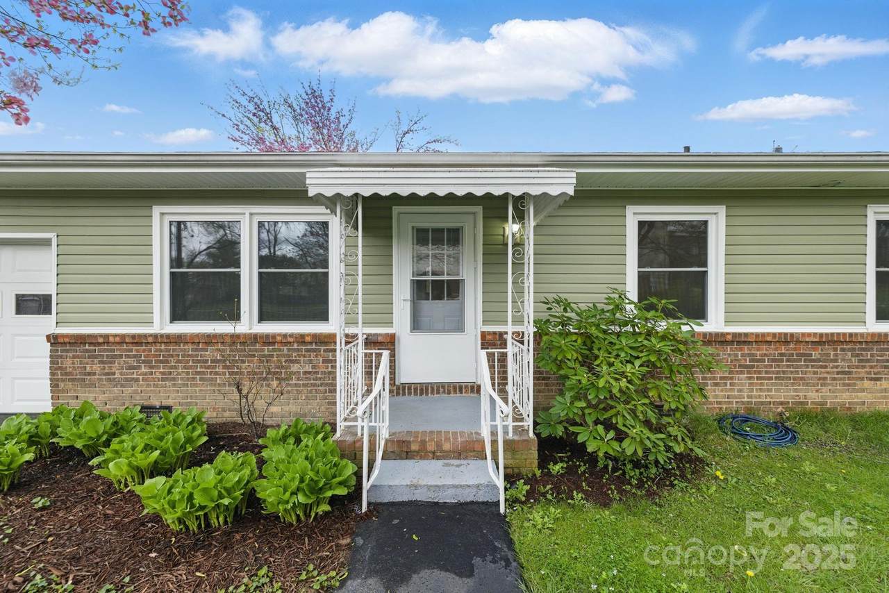 718 White Sparrow Drive - Photo 1