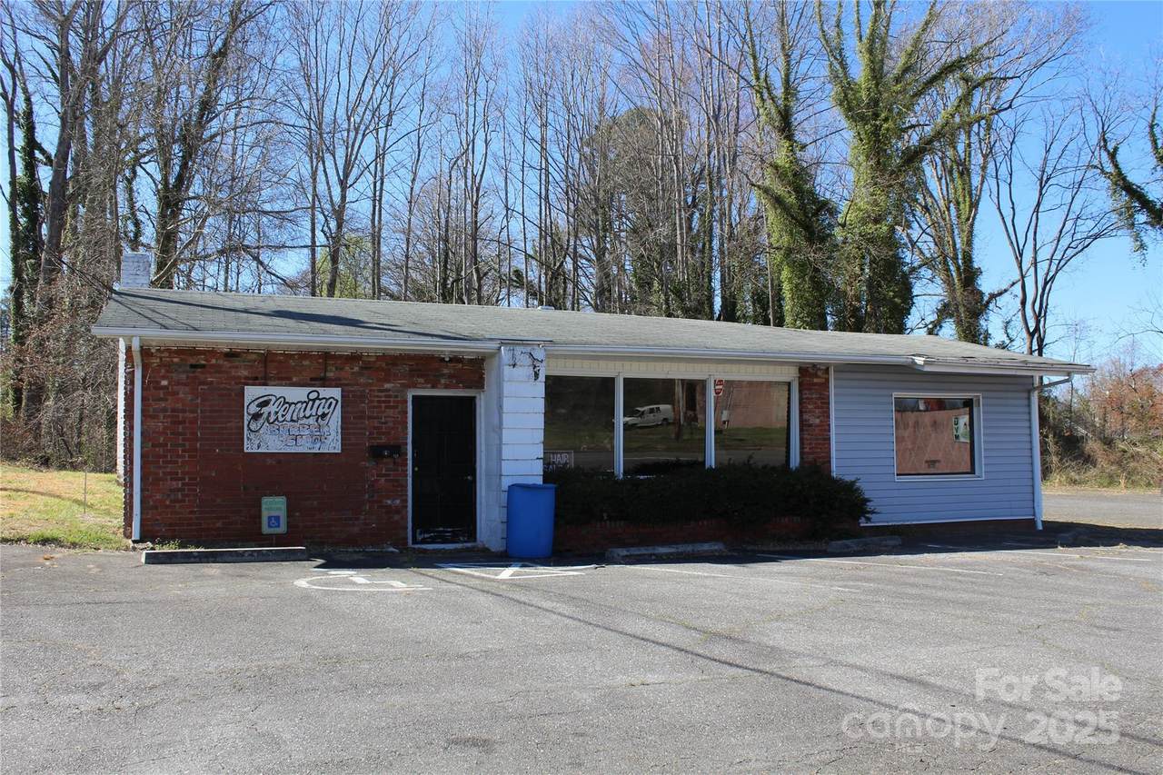 725 Union Street - Photo 1