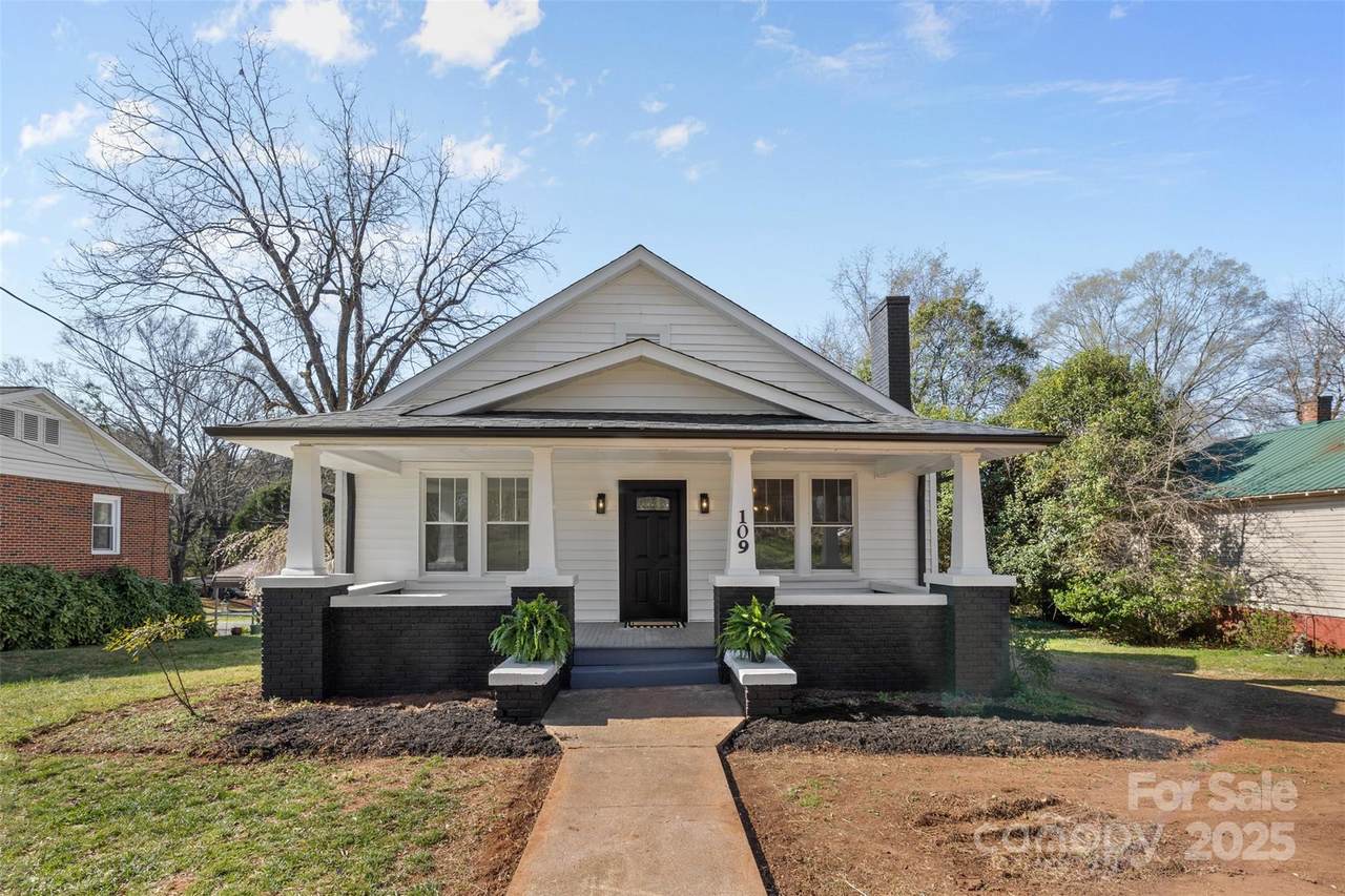109 D Street - Photo 1