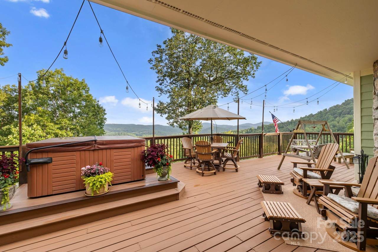 288 Hawks Point Drive - Photo 1