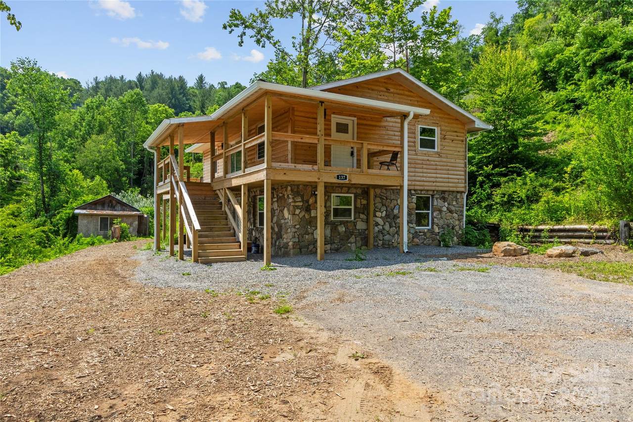 137 Red Maple Lane - Photo 1