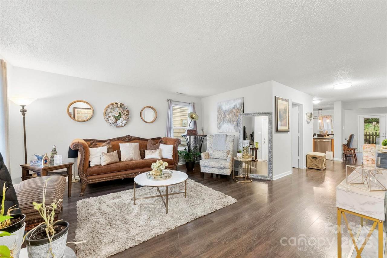 2011 Dunsmore Lane - Photo 1