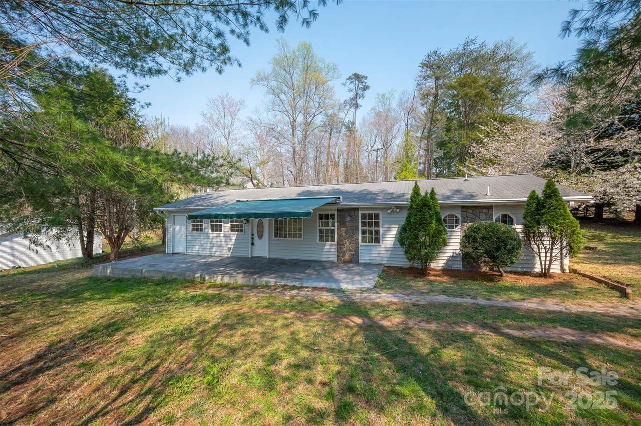 163 Woodland Drive - Photo 1