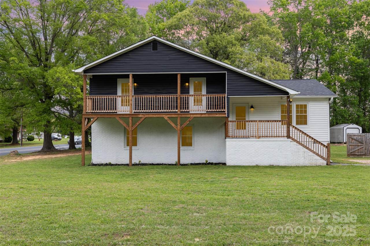 5316 Teakwood Drive - Photo 1