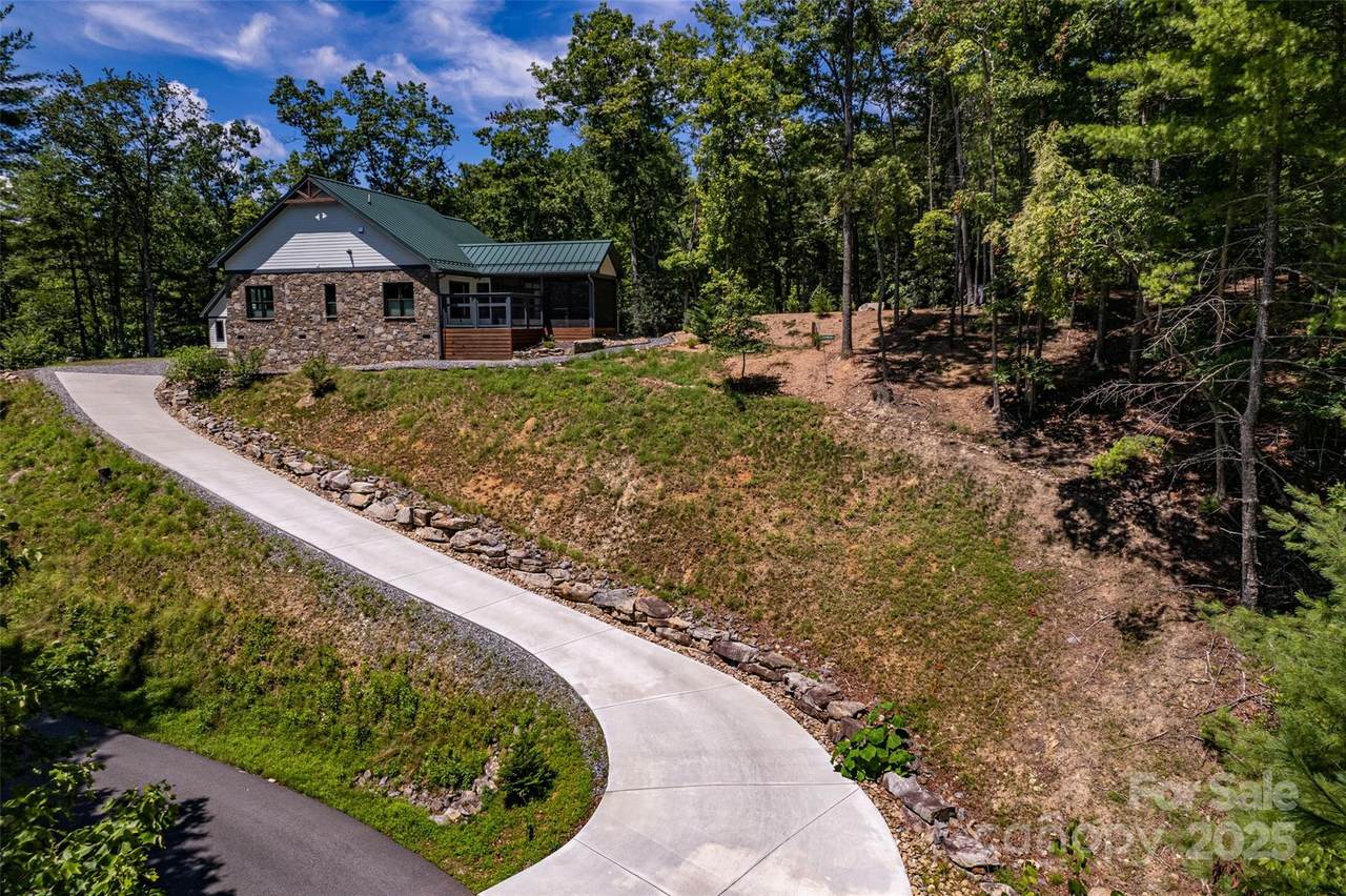 401 Moonbeam Crossing - Photo 1