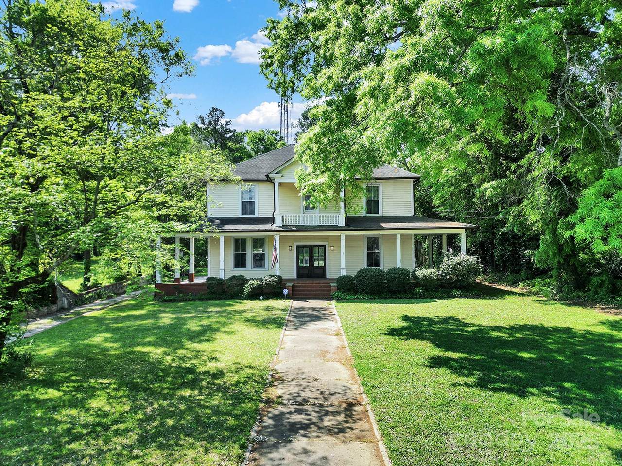 407 Chesterfield Avenue - Photo 1