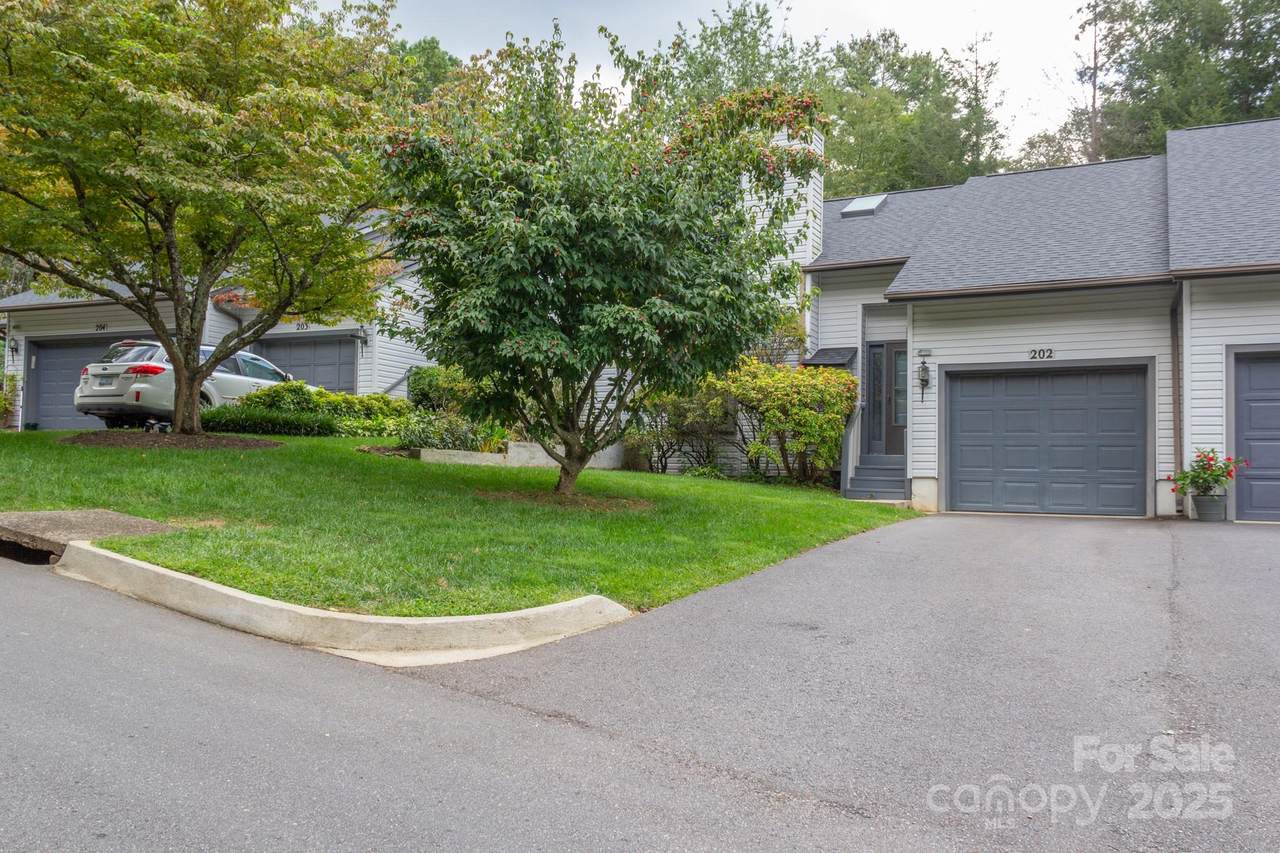 202 Cheyenne Court - Photo 1