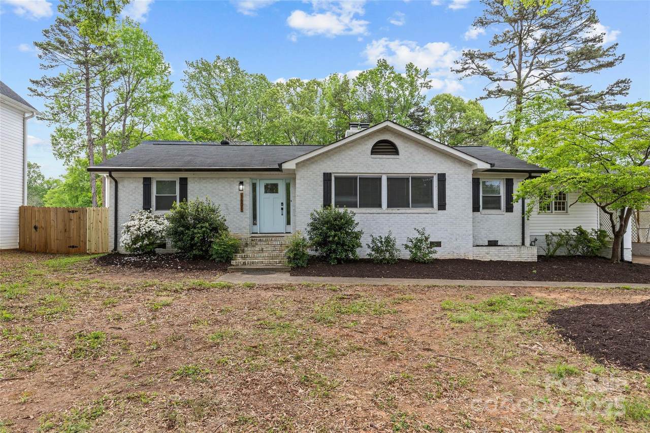 1601 Gambia Street - Photo 1