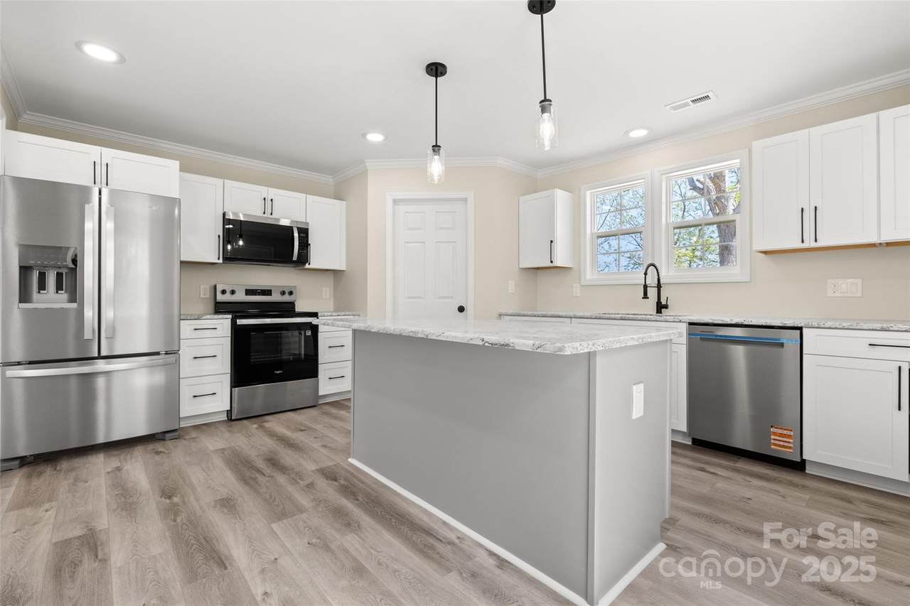 6525 Kershaw Camden Highway - Photo 1