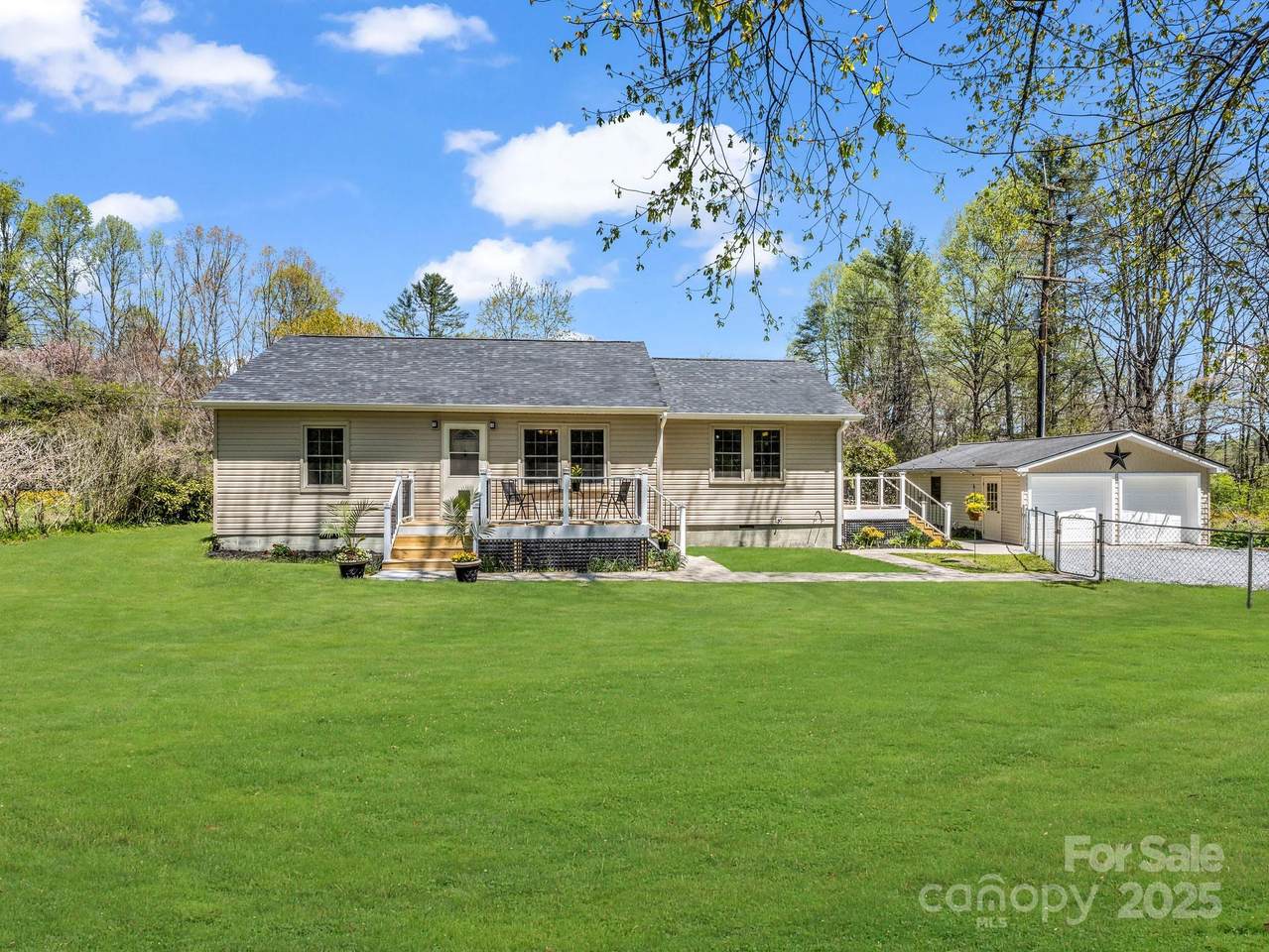 565 Nicholson Creek Road - Photo 1