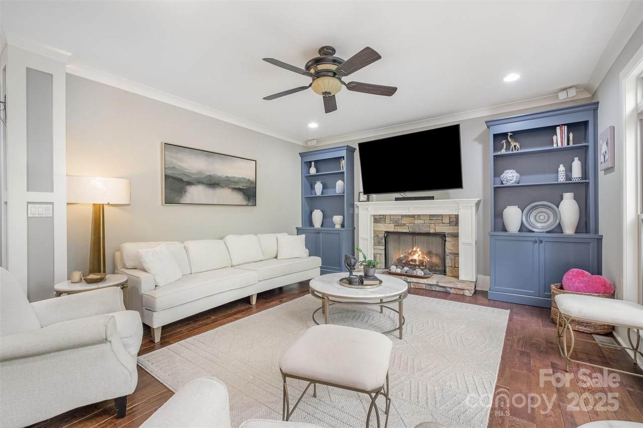 1713 Mt Isle Harbor Drive - Photo 1