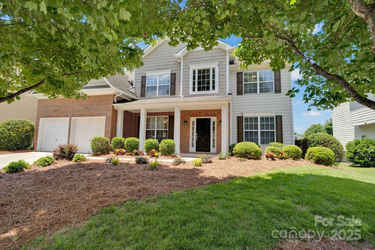 105 Runningdeer Drive - Photo 1