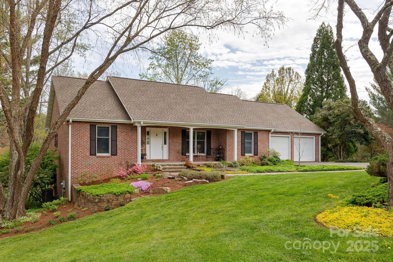1420 Patriots Drive - Photo 1