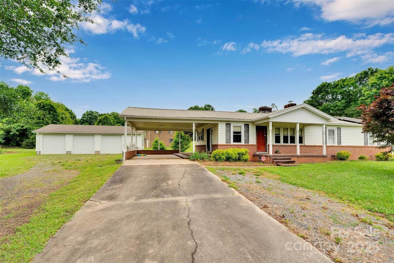 543 18th Street - Photo 1