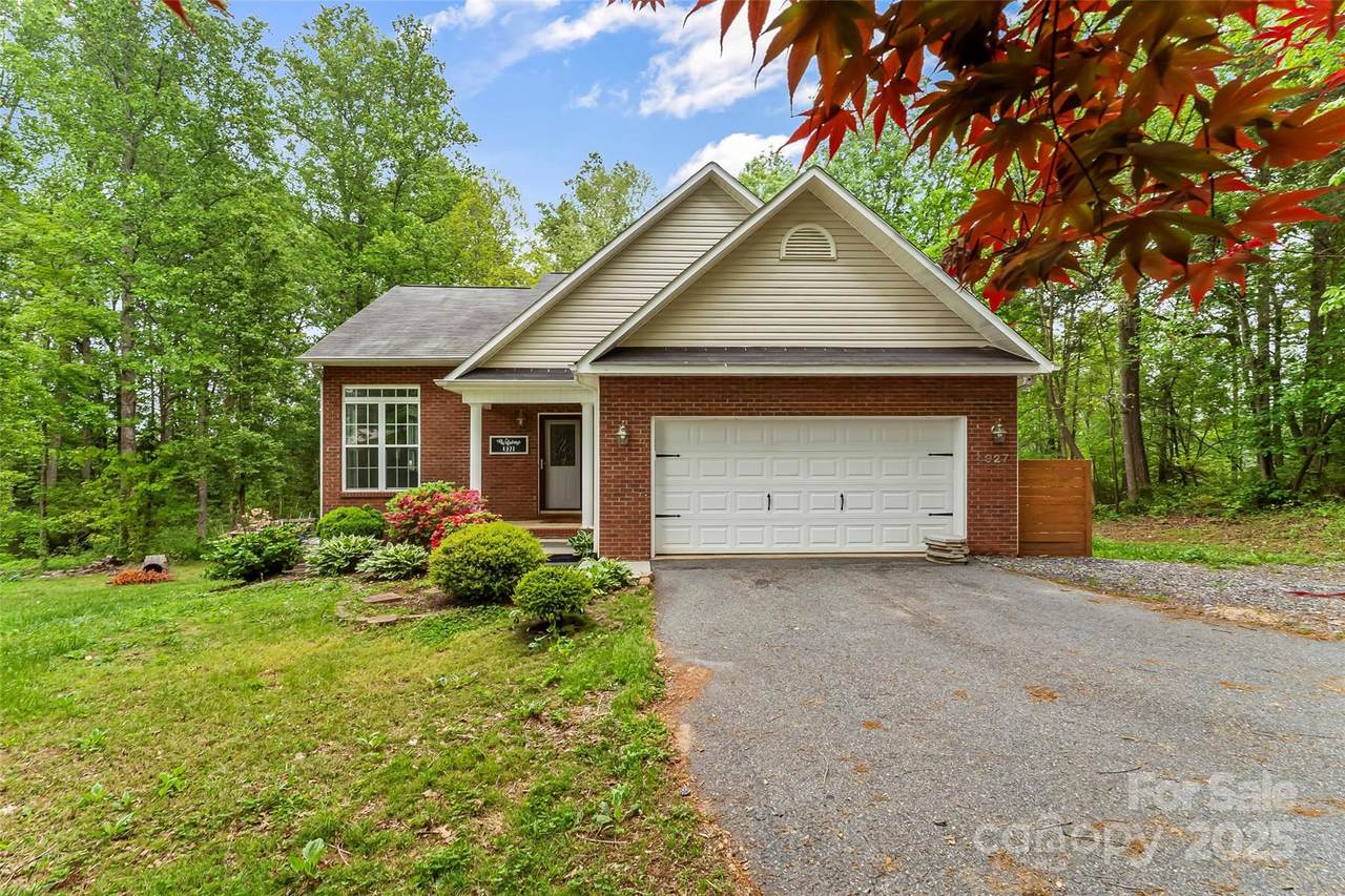 4927 Gateway Drive - Photo 1