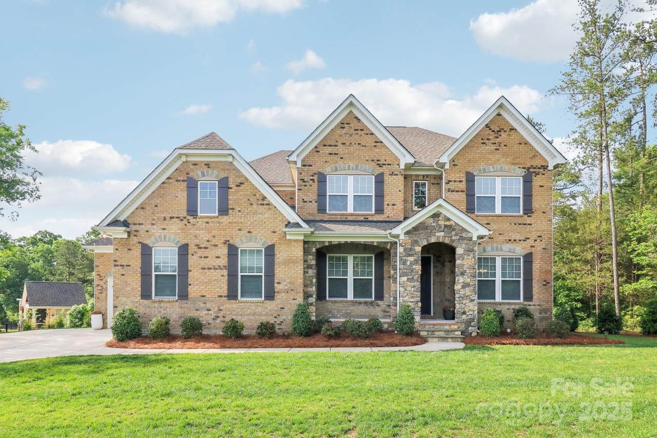 1004 Princesa Drive - Photo 1
