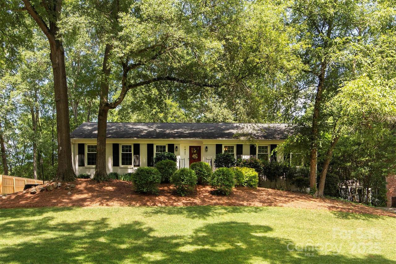 1427 Worcaster Place - Photo 1
