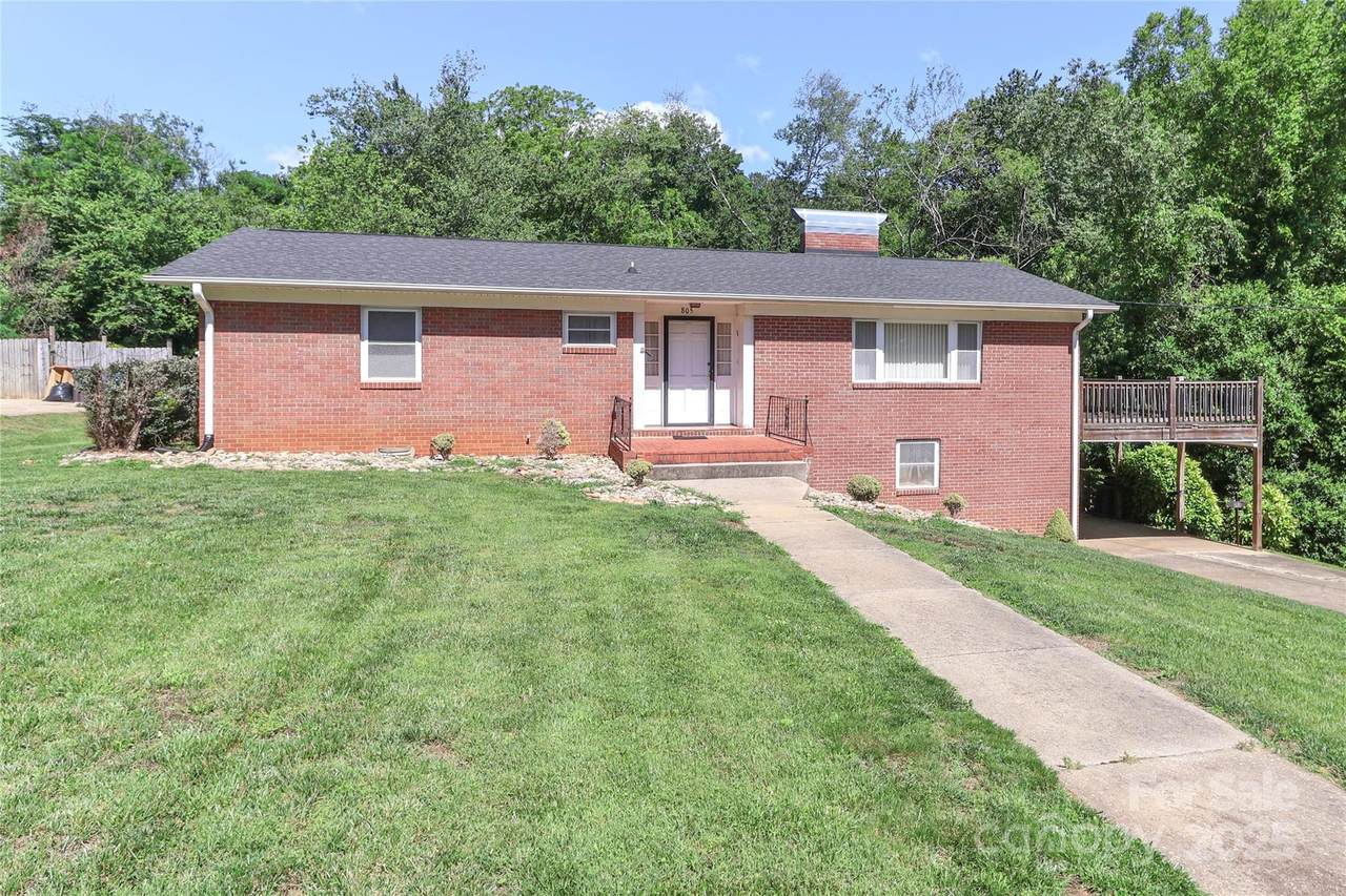 805 Waverly Place - Photo 1