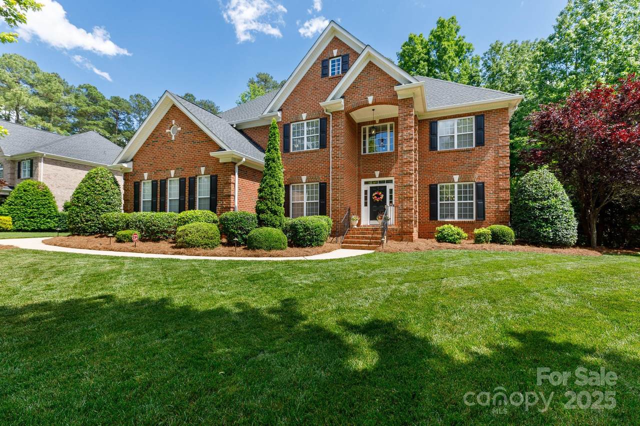 905 Patricians Lane - Photo 1