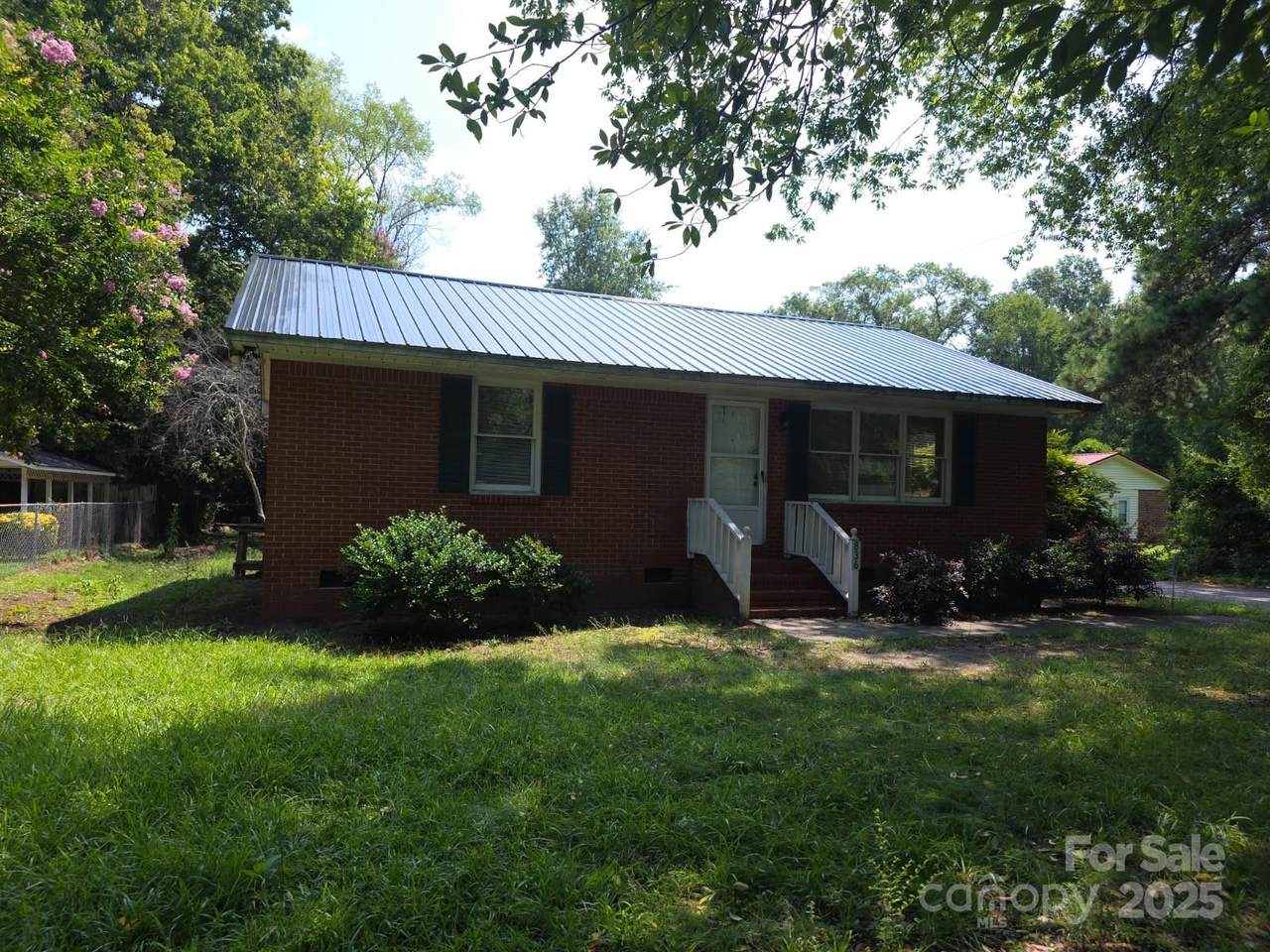 836 Ayers Street - Photo 1