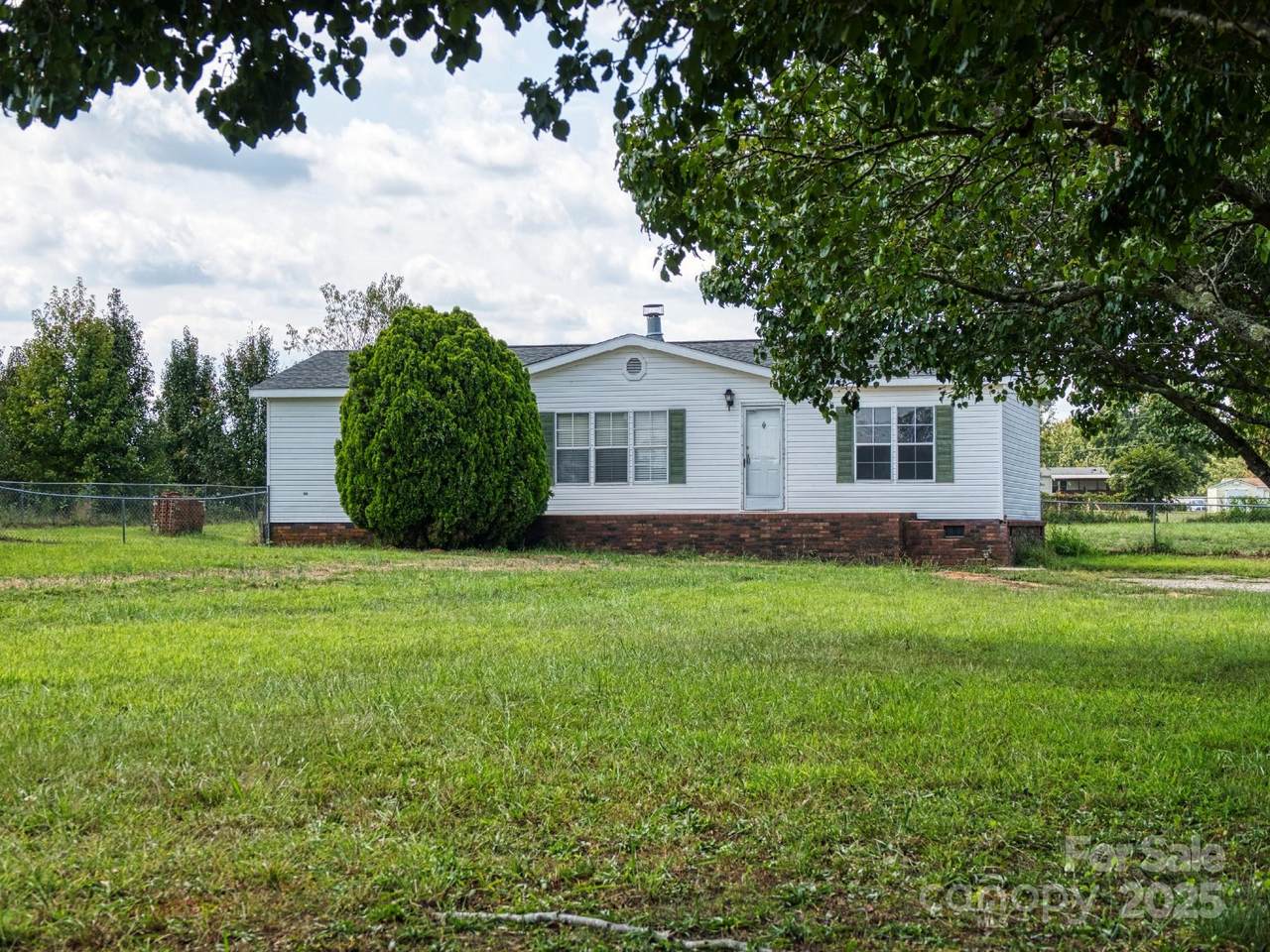 103 Amy Drive - Photo 1