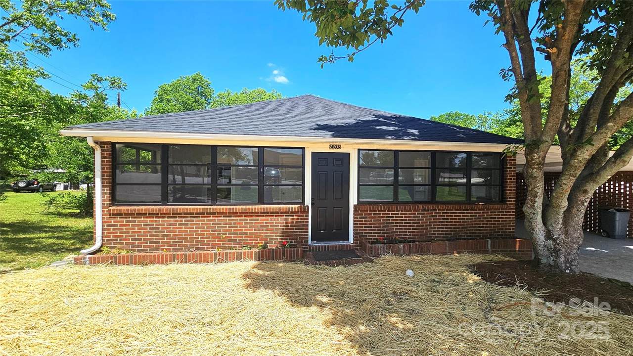 2203 Arney Street - Photo 1