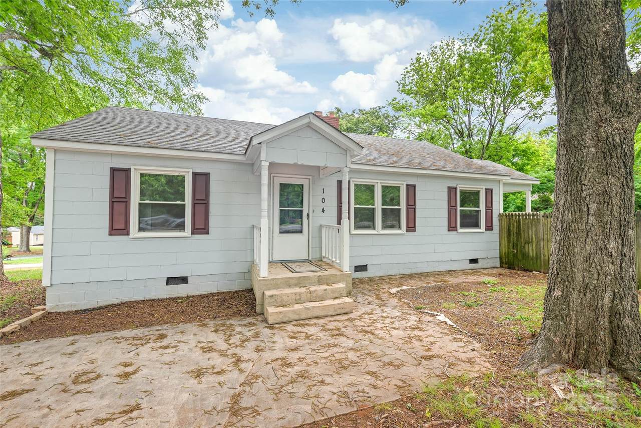 104 Willetta Drive - Photo 1