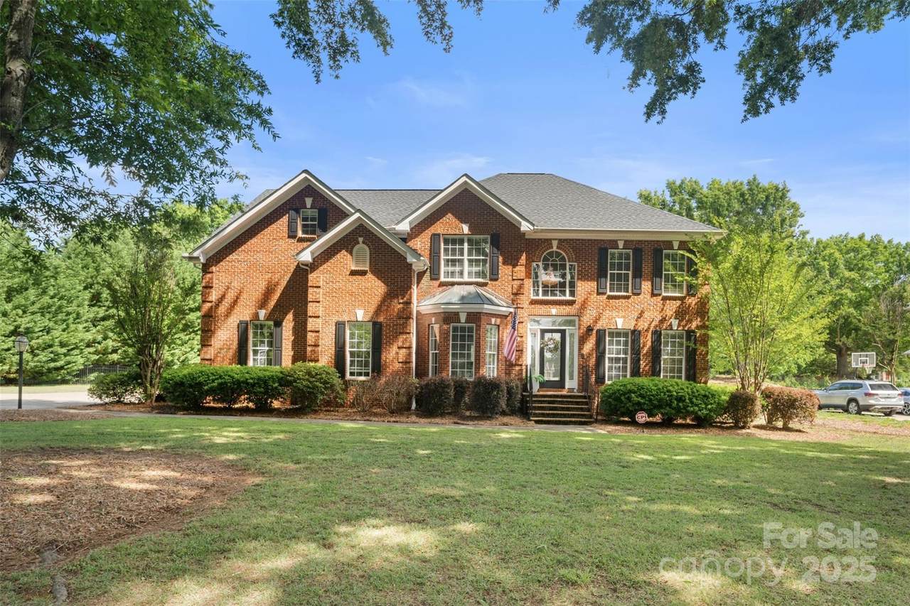 1498 Farrow Drive - Photo 1