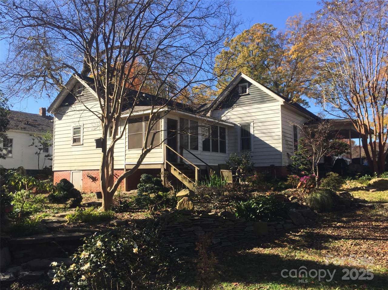 4311 Commonwealth Avenue - Photo 1