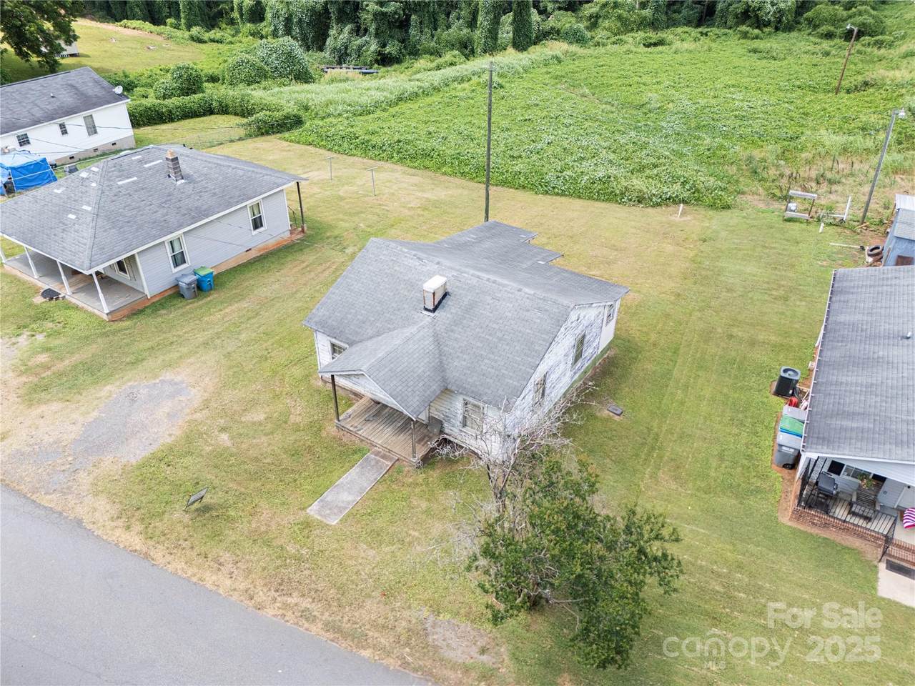 204 13th Street - Photo 1